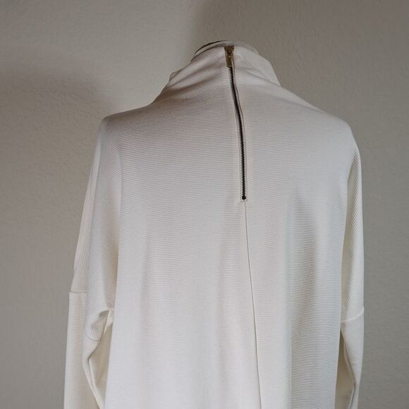 Zenergy by Chico’s Women’s Top Large Off White Mock Turtleneck Cold Shoulder - Picture 6 of 13